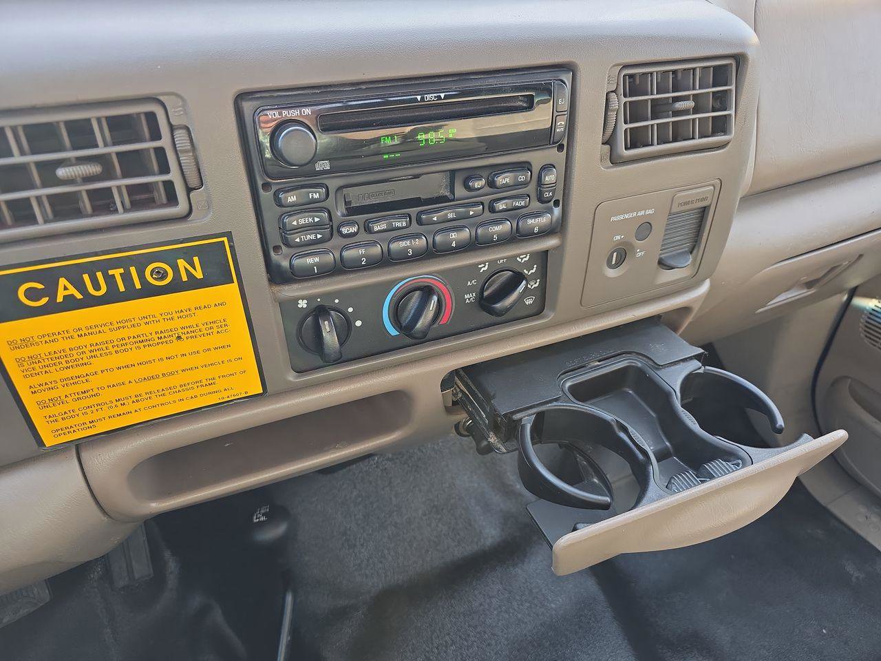 Used 2001 Ford F550 4x4 Regular Cab Super Duty image 9