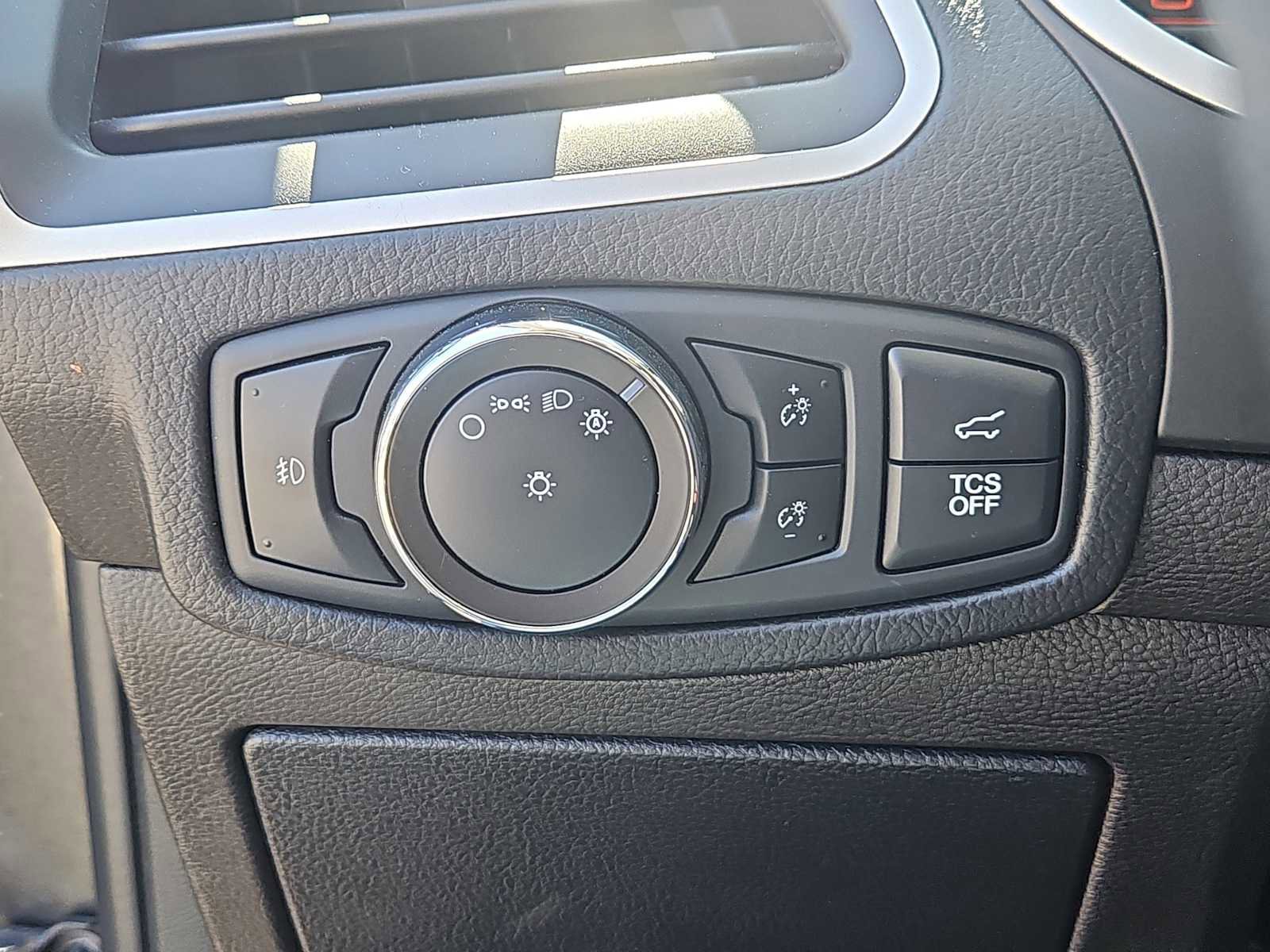 Used 2020 Ford Edge SEL w/ Convenience Package image 15