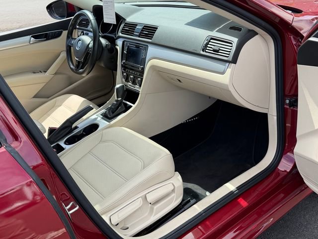 Used 2019 Volkswagen Passat 2.0T Wolfsburg FWD image 26