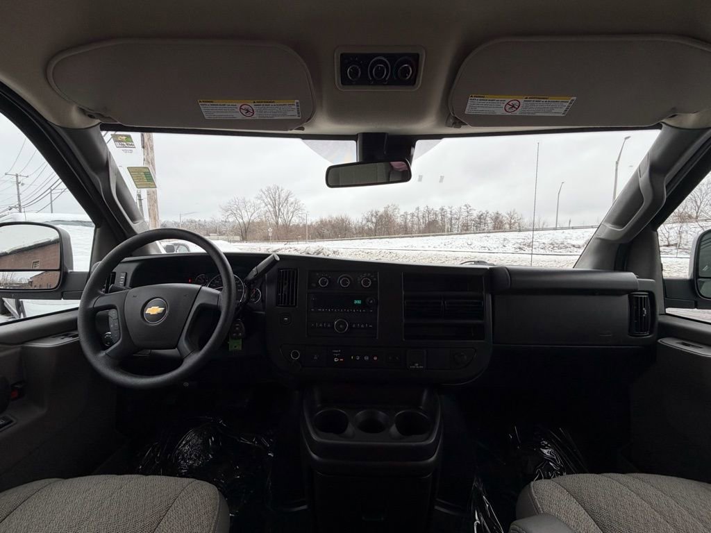 Used 2025 Chevrolet Express 3500 LT w/ LT Preferred Equipment Group RWD image 15