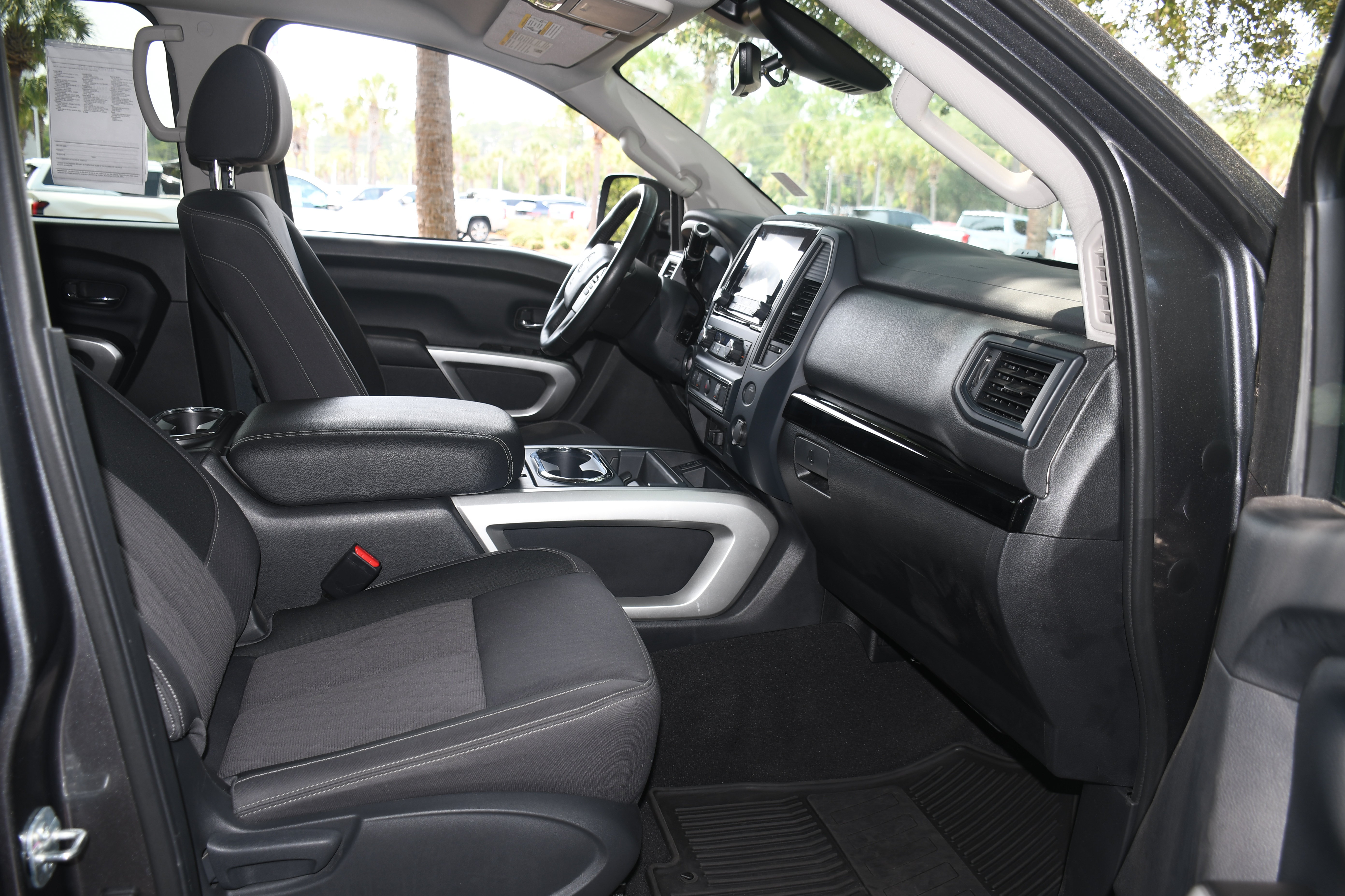 Used 2023 Nissan Titan SV w/ SV Convenience Package RWD image 20