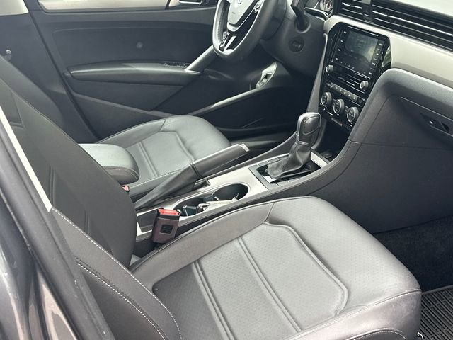 Used 2021 Volkswagen Passat 2.0T SE image 29