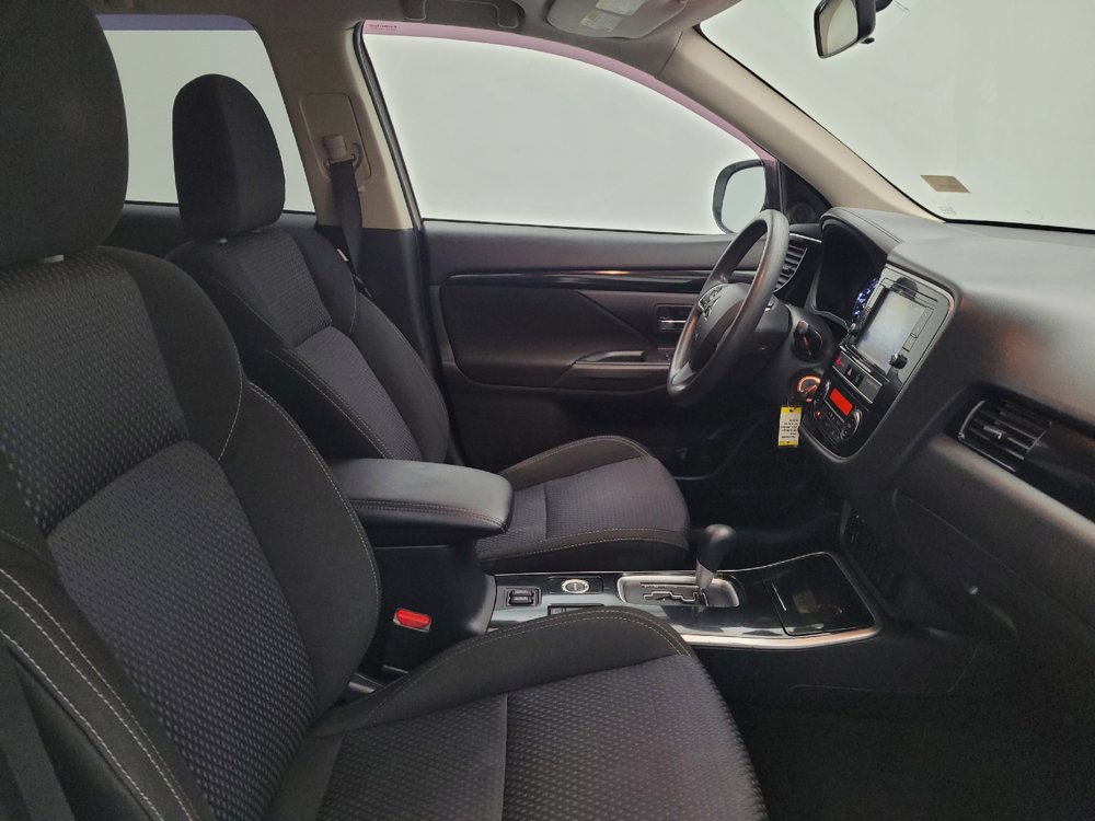 Used 2019 Mitsubishi Outlander ES AWD/4WD image 21