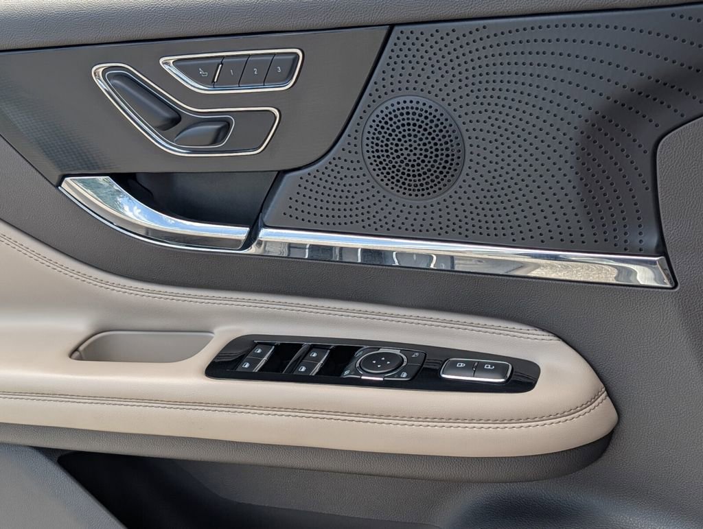 Used 2023 Lincoln Corsair FWD image 23