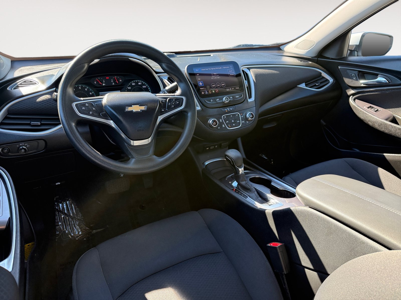 Used 2022 Chevrolet Malibu LT FWD image 15