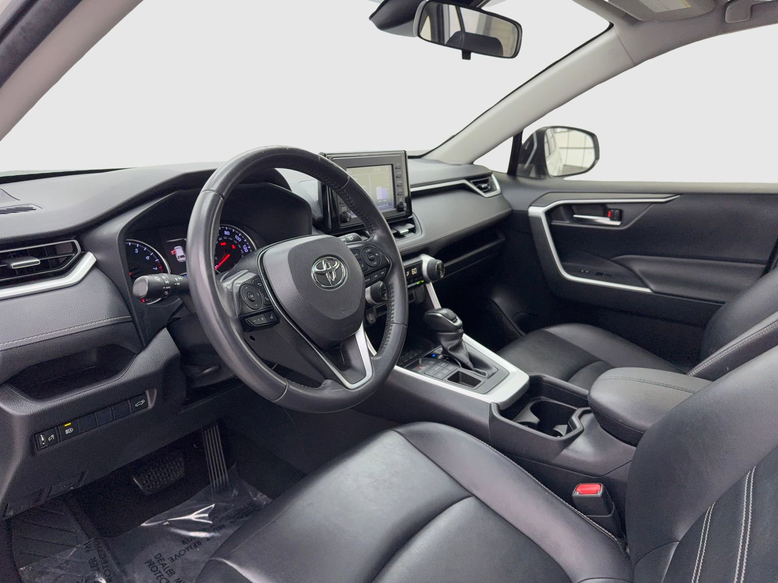 Used 2019 Toyota RAV4 XLE Premium image 13