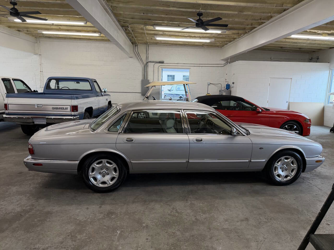 Used 2001 Jaguar XJ Vanden Plas image 1