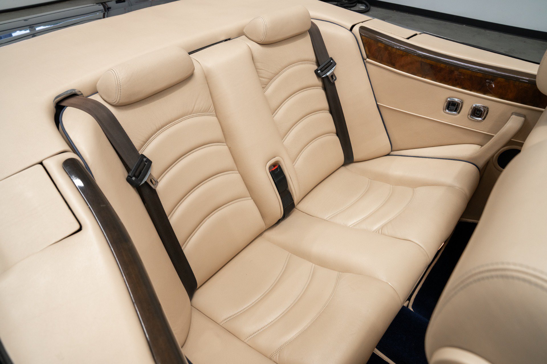 Used 1999 Bentley Azure Mulliner RWD image 34