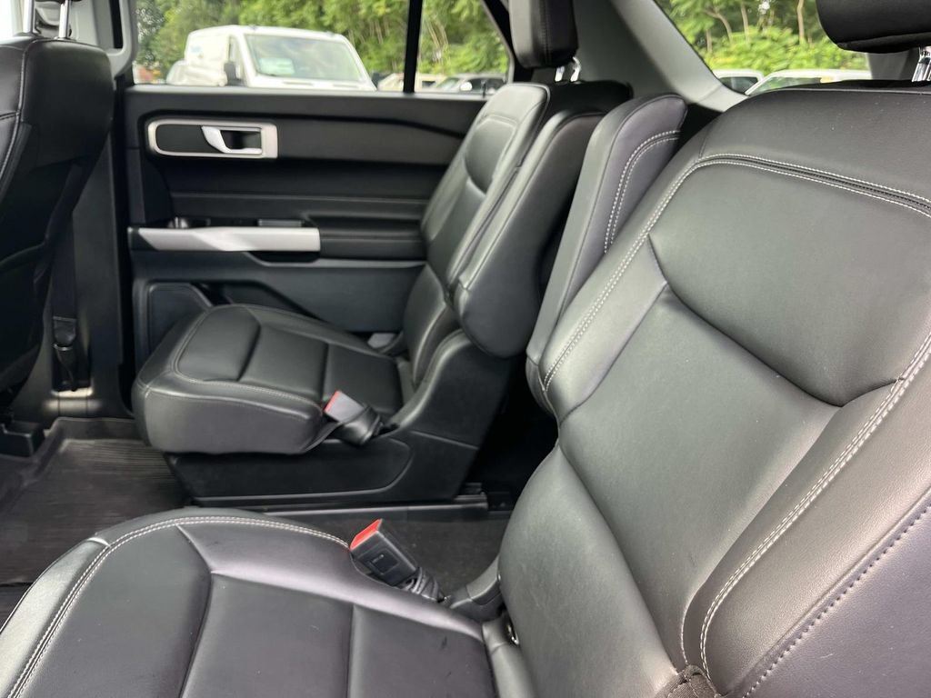 Certified 2024 Ford Explorer XLT w/ Equipment Group 202A AWD/4WD image 26