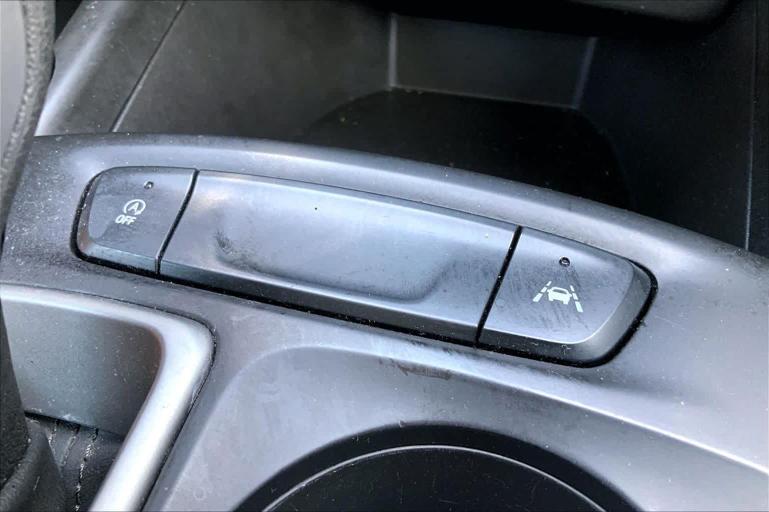 Used 2025 Chevrolet Trax LS FWD image 29