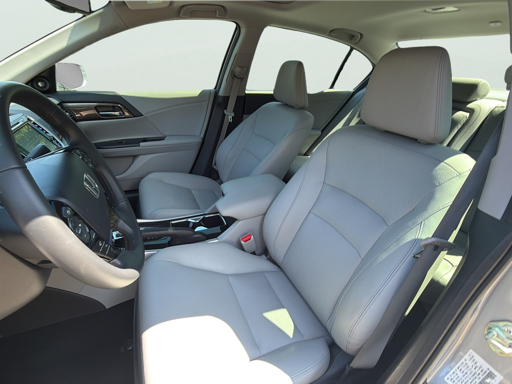 Used 2017 Honda Accord EX-L image 10