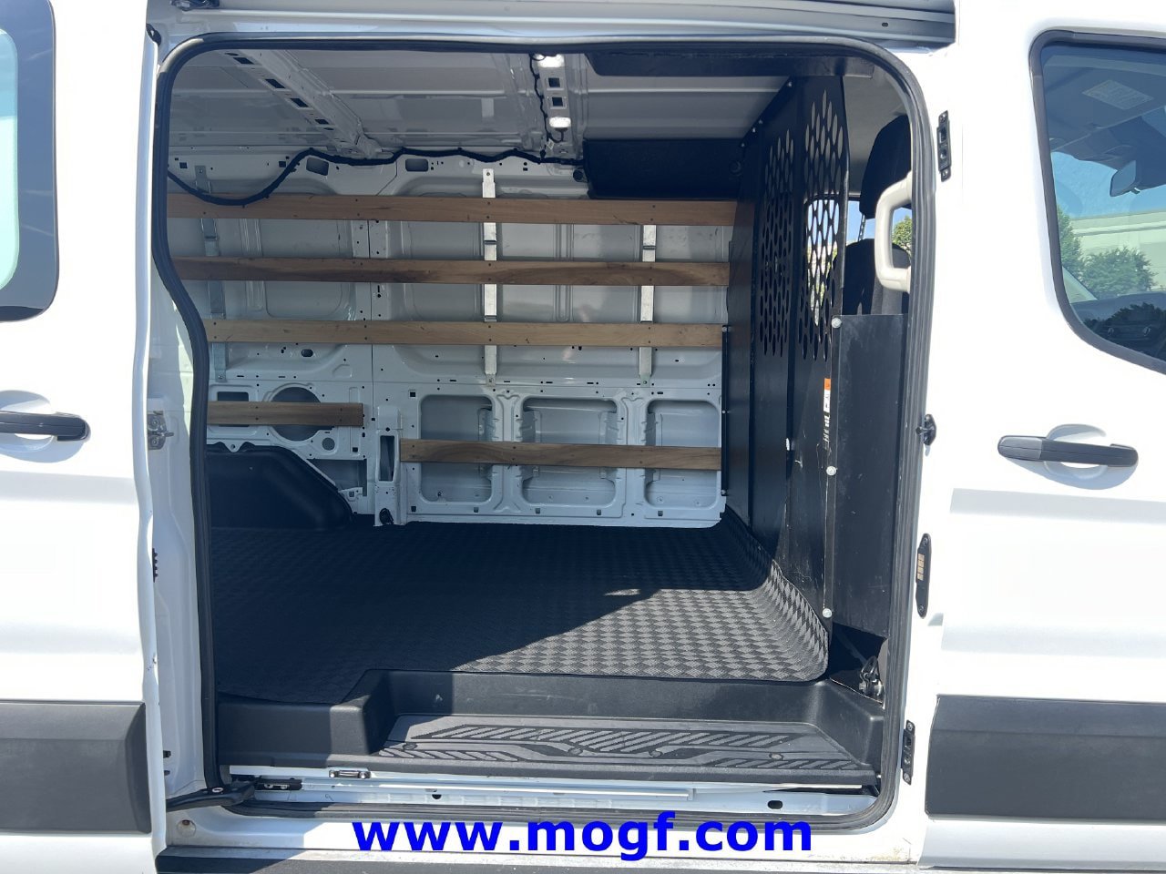 Used 2025 Ford Transit 250 Low Roof w/ Exterior Upgrade Package RWD image 20