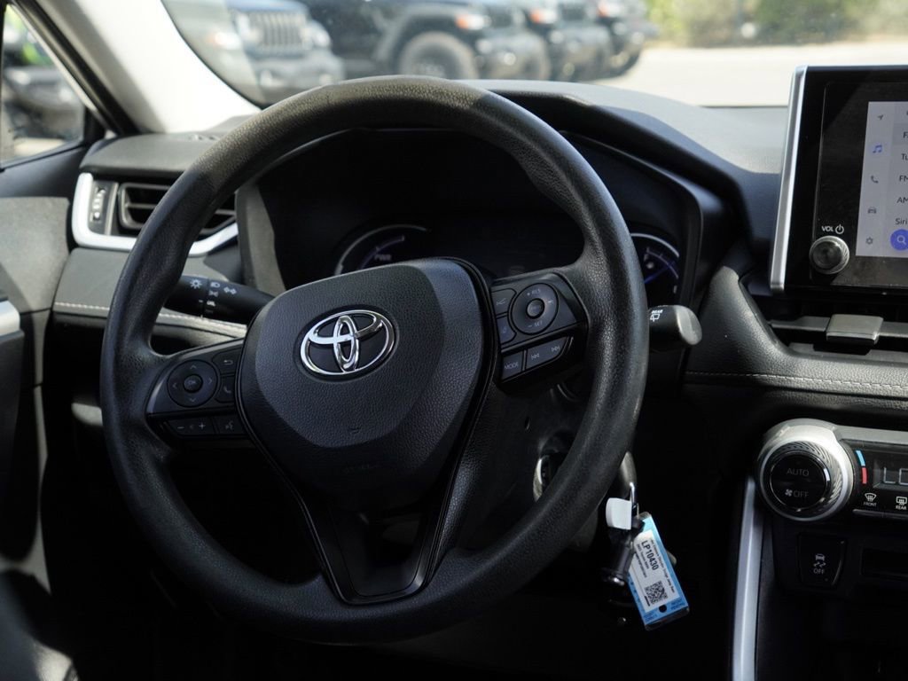 Used 2023 Toyota RAV4 LE AWD/4WD image 28