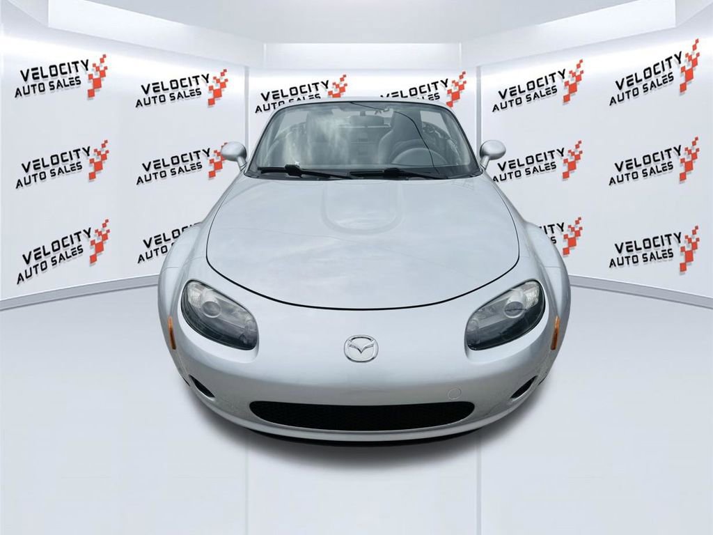 Used 2006 MAZDA MX-5 Miata Grand Touring RWD image 8