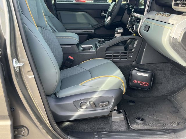 Used 2025 Toyota Tacoma 4x4 Double Cab Hybrid image 25
