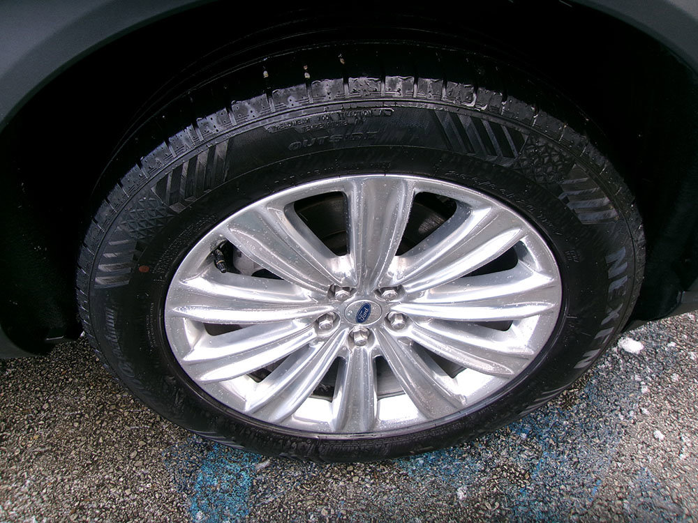 Used 2020 Ford Explorer Limited image 7