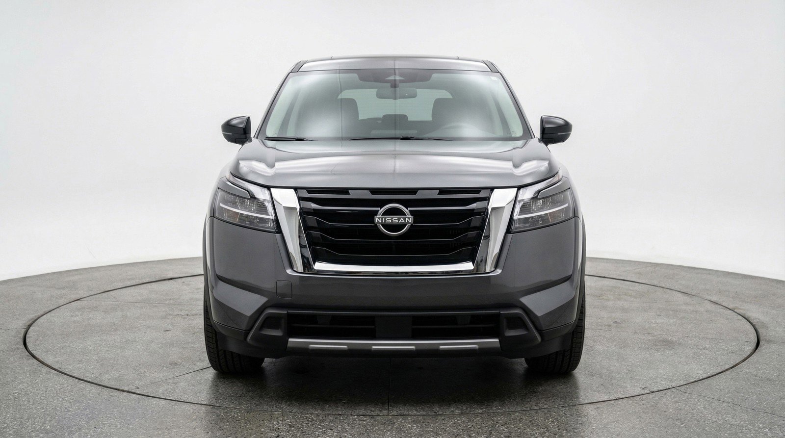 Used 2025 Nissan Pathfinder SV image 2