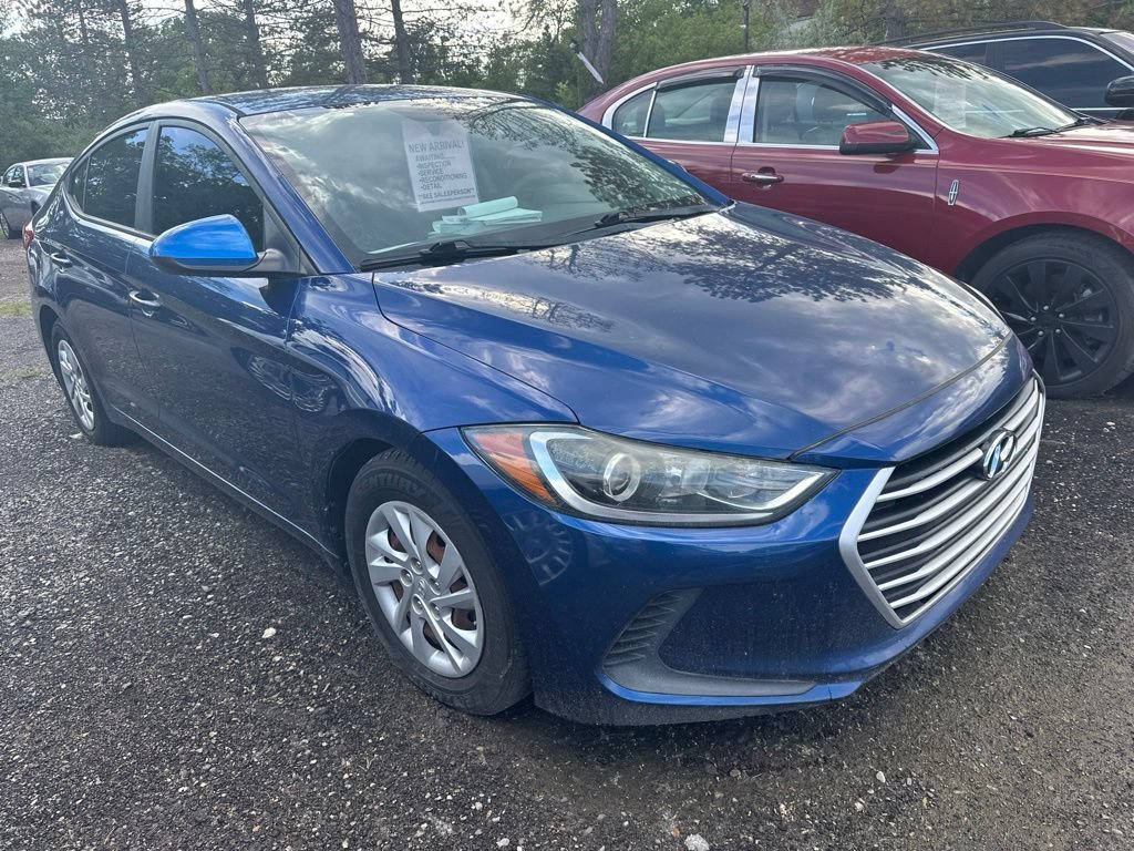 Used 2017 Hyundai Elantra SE FWD image 3