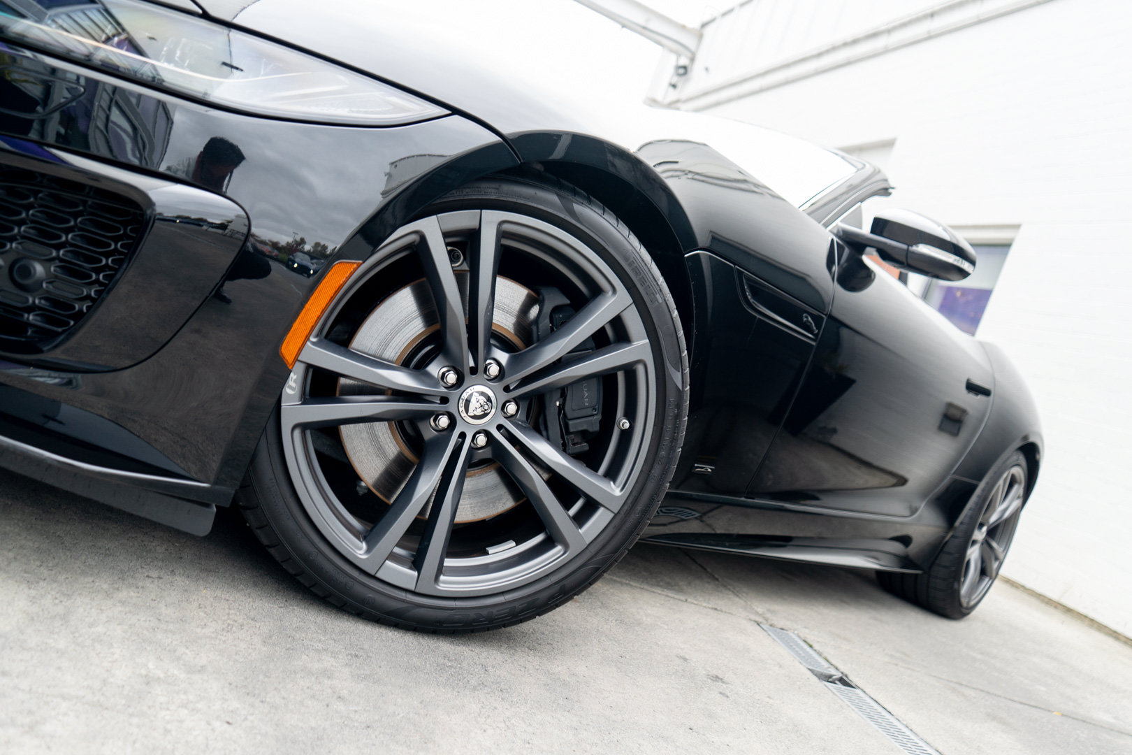 Used 2024 Jaguar F-TYPE R AWD/4WD image 5