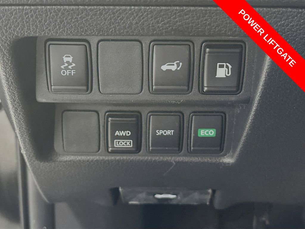 Used 2018 Nissan Rogue SV image 11