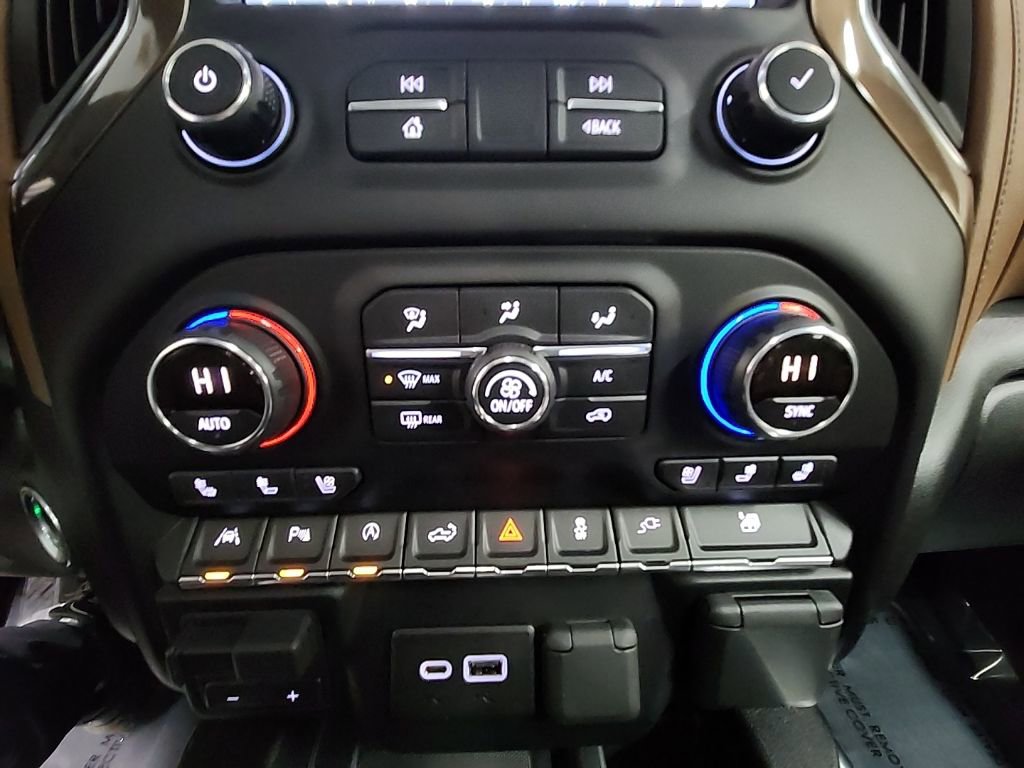 Used 2019 Chevrolet Silverado 1500 High Country w/ Technology Package image 34