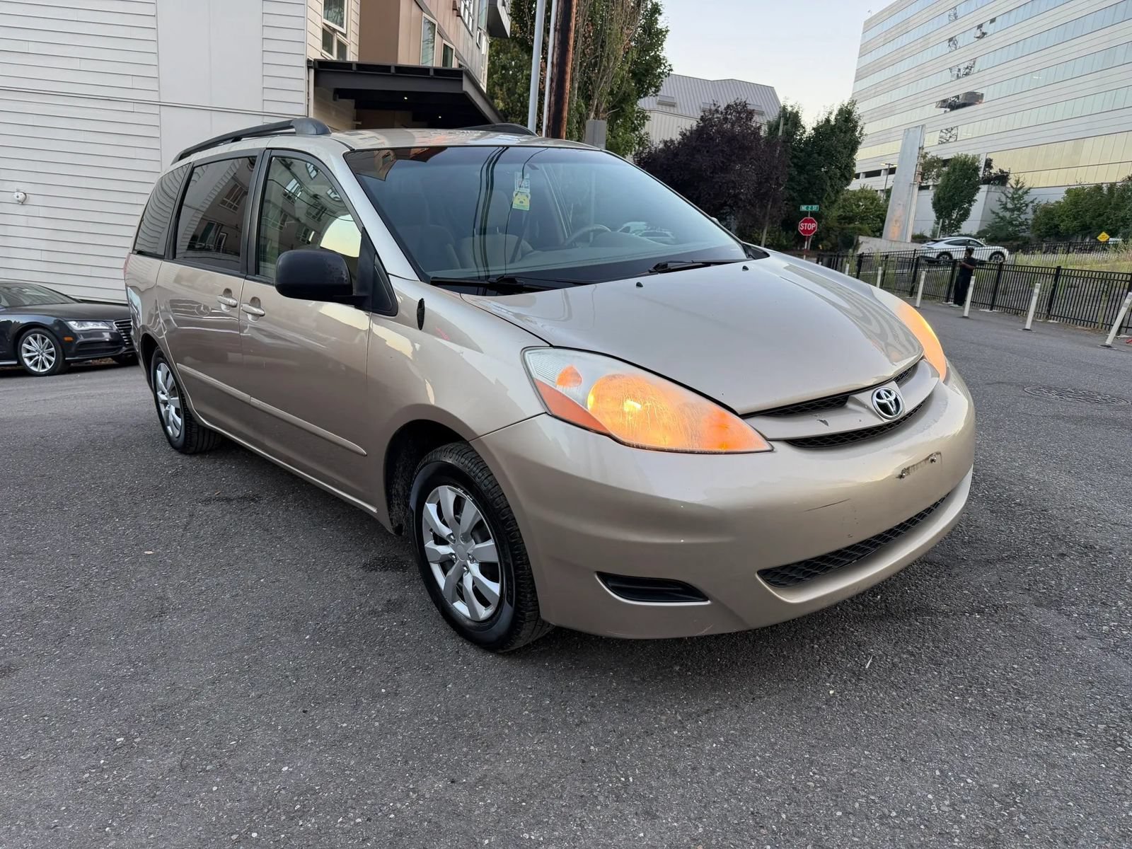 Used 2007 Toyota Sienna CE FWD image 8