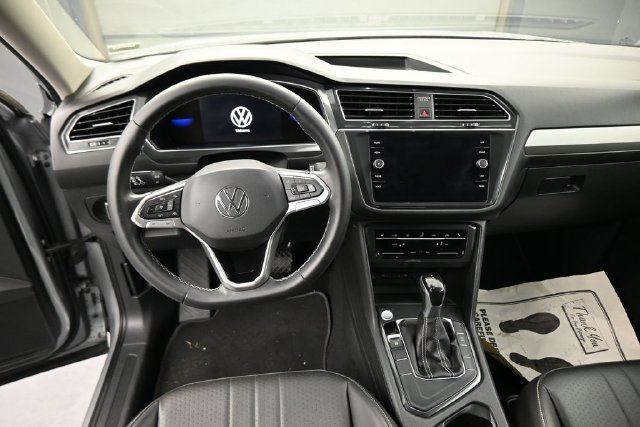Used 2023 Volkswagen Tiguan SE FWD image 20