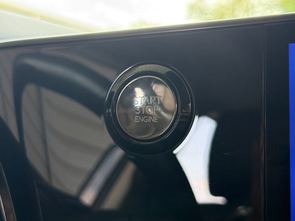 Used 2025 Lexus NX 250 FWD w/ Towing Package (2000 Lbs) image 6