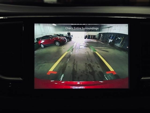 Used 2025 Chrysler Pacifica Select FWD image 40