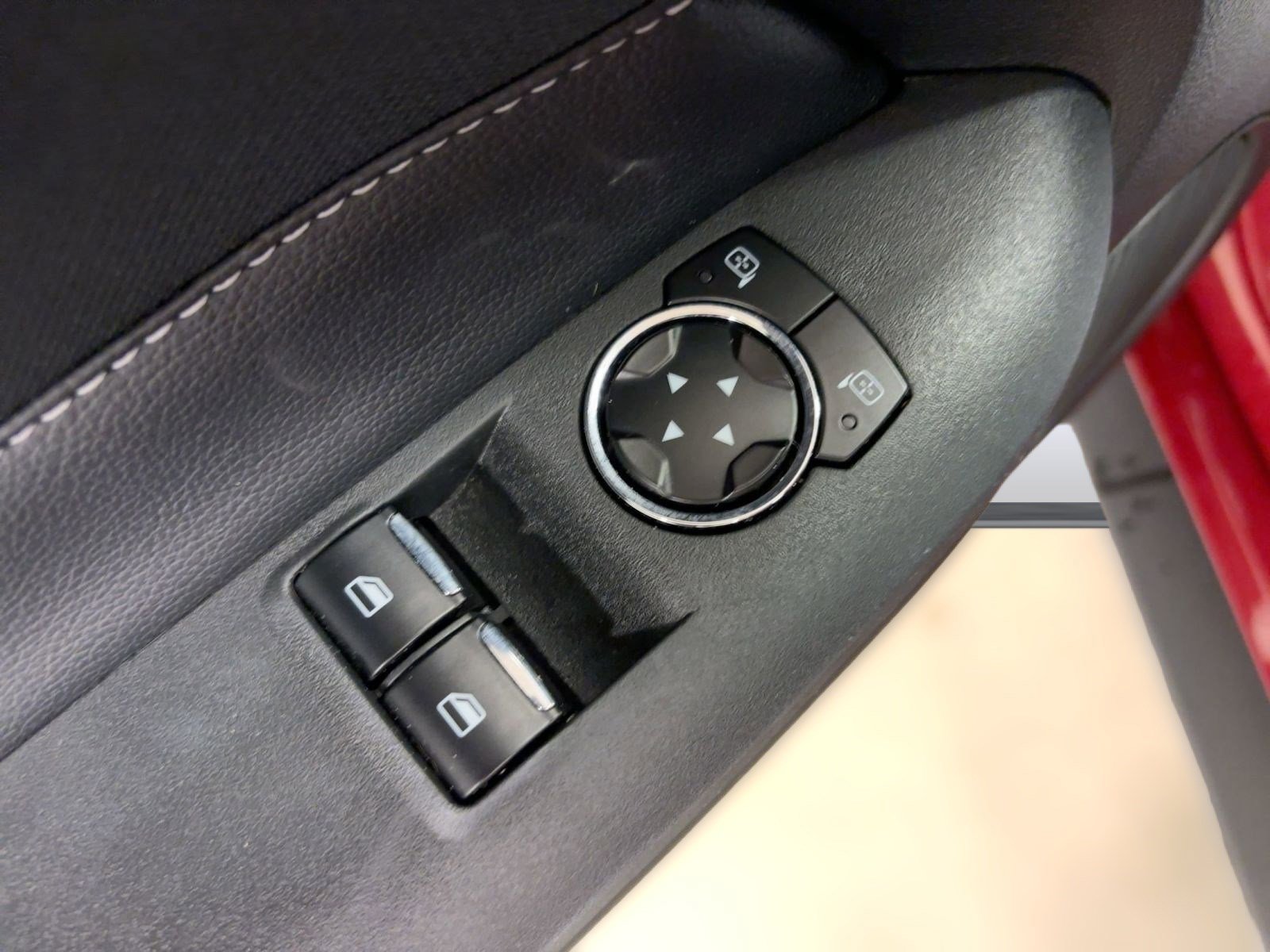 Used 2023 Ford Mustang EcoBoost image 13