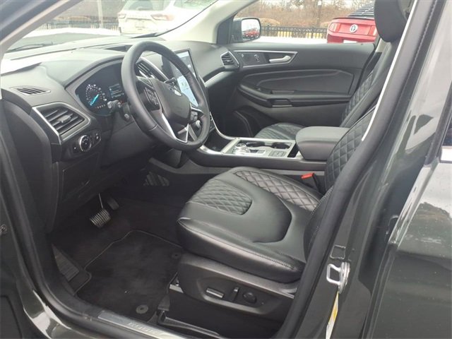 Used 2023 Ford Edge Titanium w/ Class II Trailer Tow Package image 12