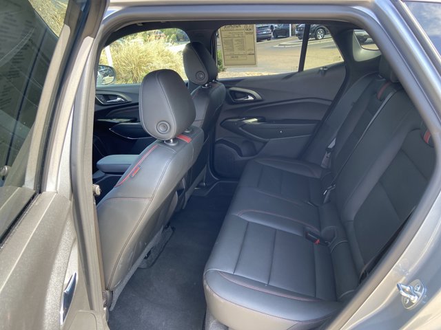 Used 2025 Chevrolet Trax RS image 46