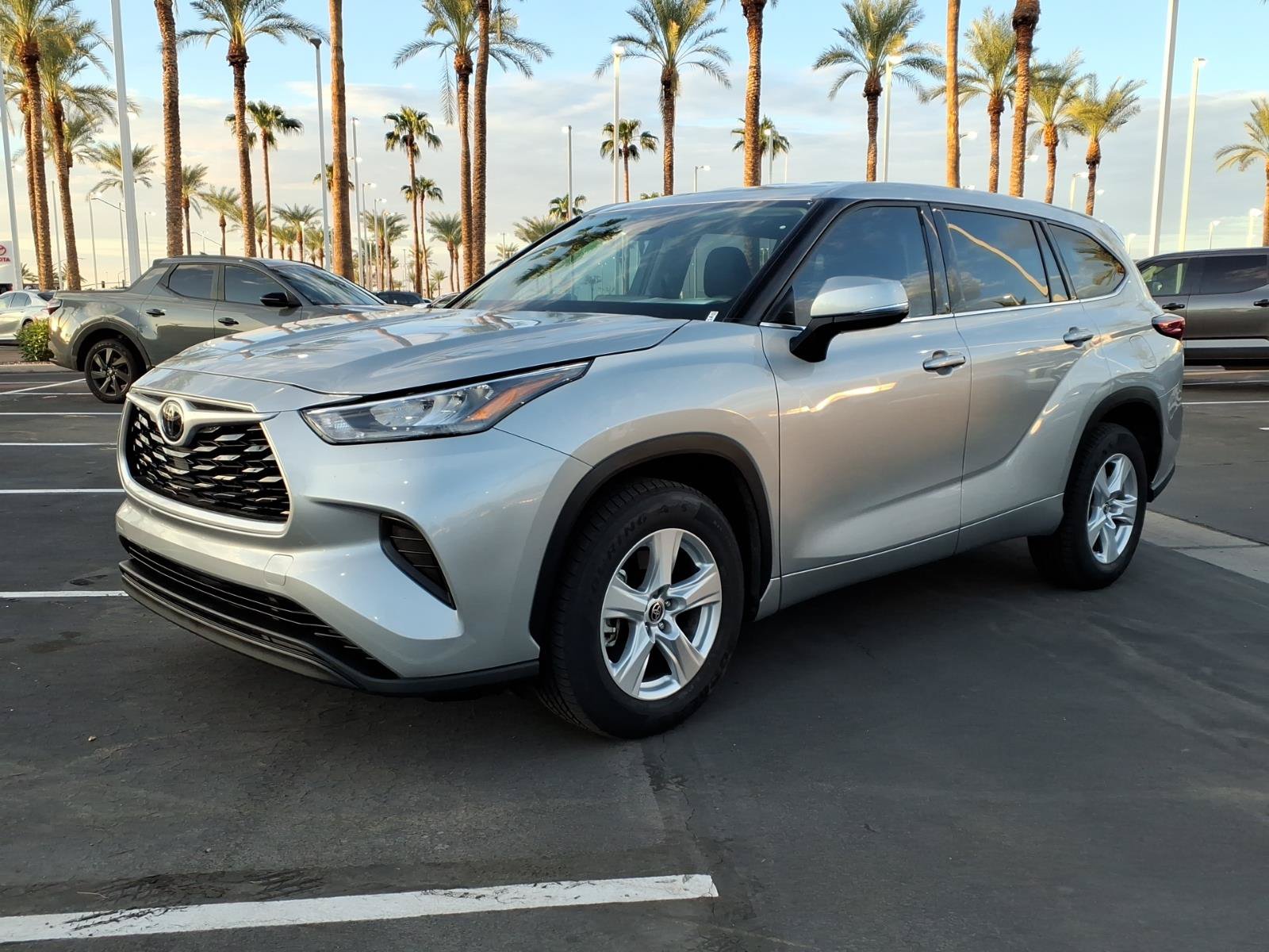 Certified 2020 Toyota Highlander L FWD image 8