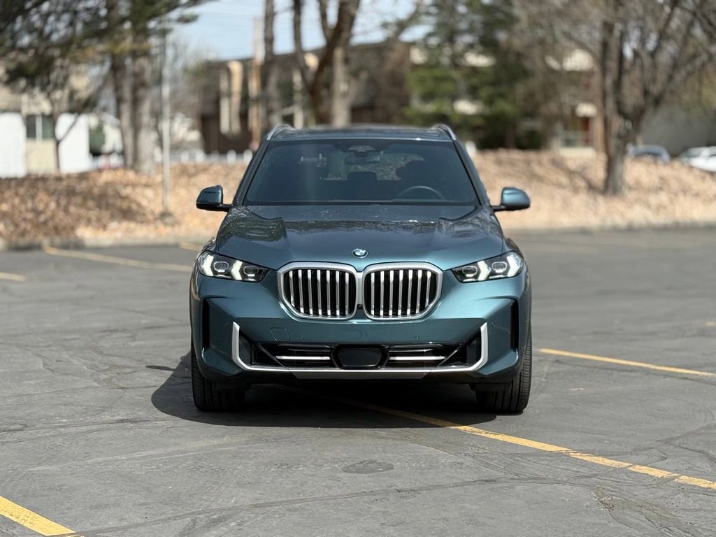 Used 2024 BMW X5 xDrive40i w/ Premium Package image 2