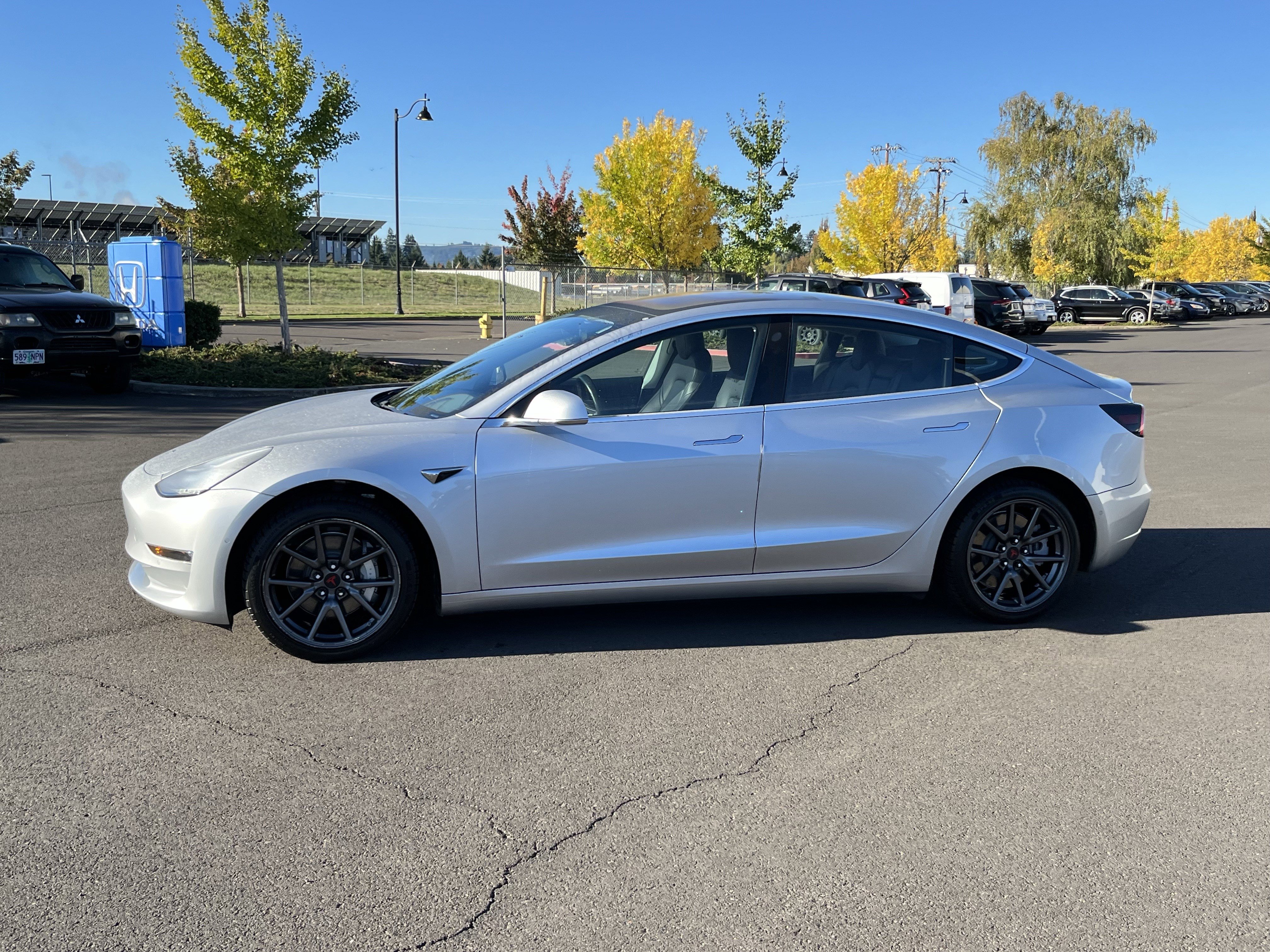 Used 2018 Tesla Model 3 Long Range image 2