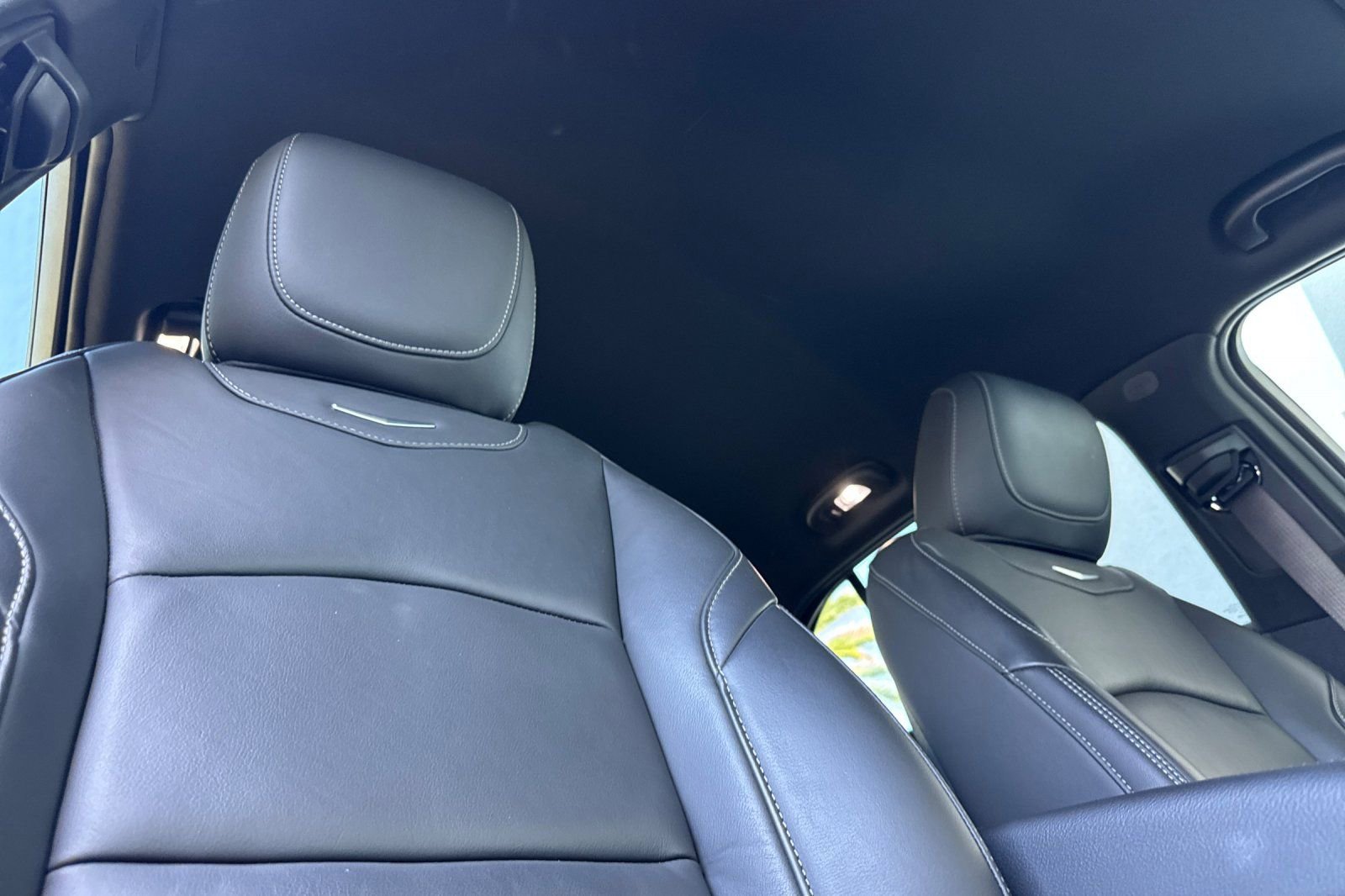 Used 2025 Cadillac XT4 Premium Luxury FWD image 18