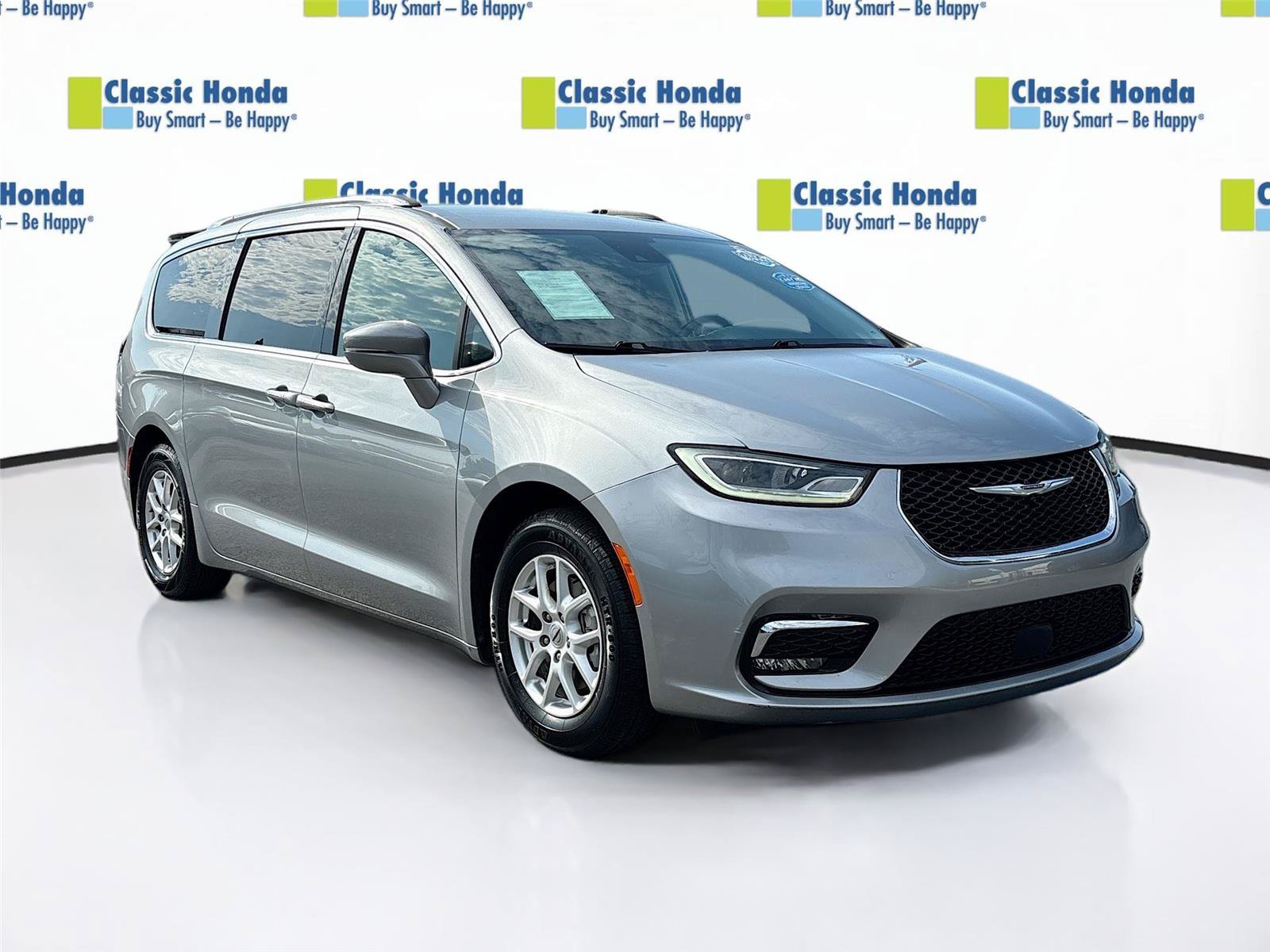 Used 2021 Chrysler Pacifica Touring-L