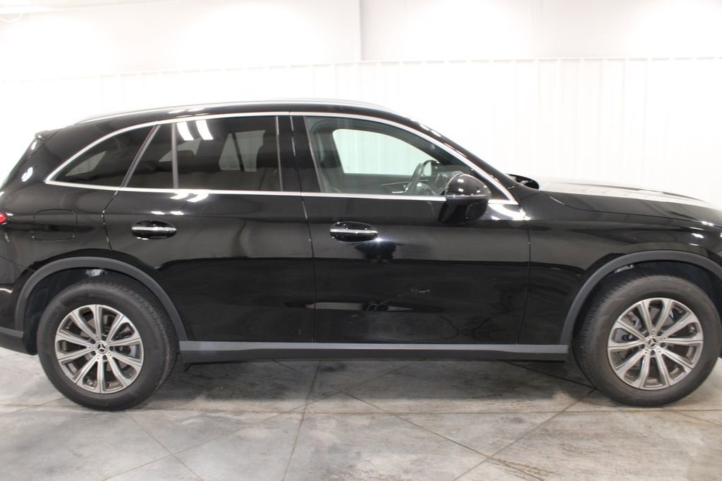 Used 2024 Mercedes-Benz GLC 300 4MATIC image 13