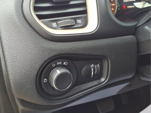 Used 2016 Jeep Renegade Sport w/ Power & Air Group FWD image 30