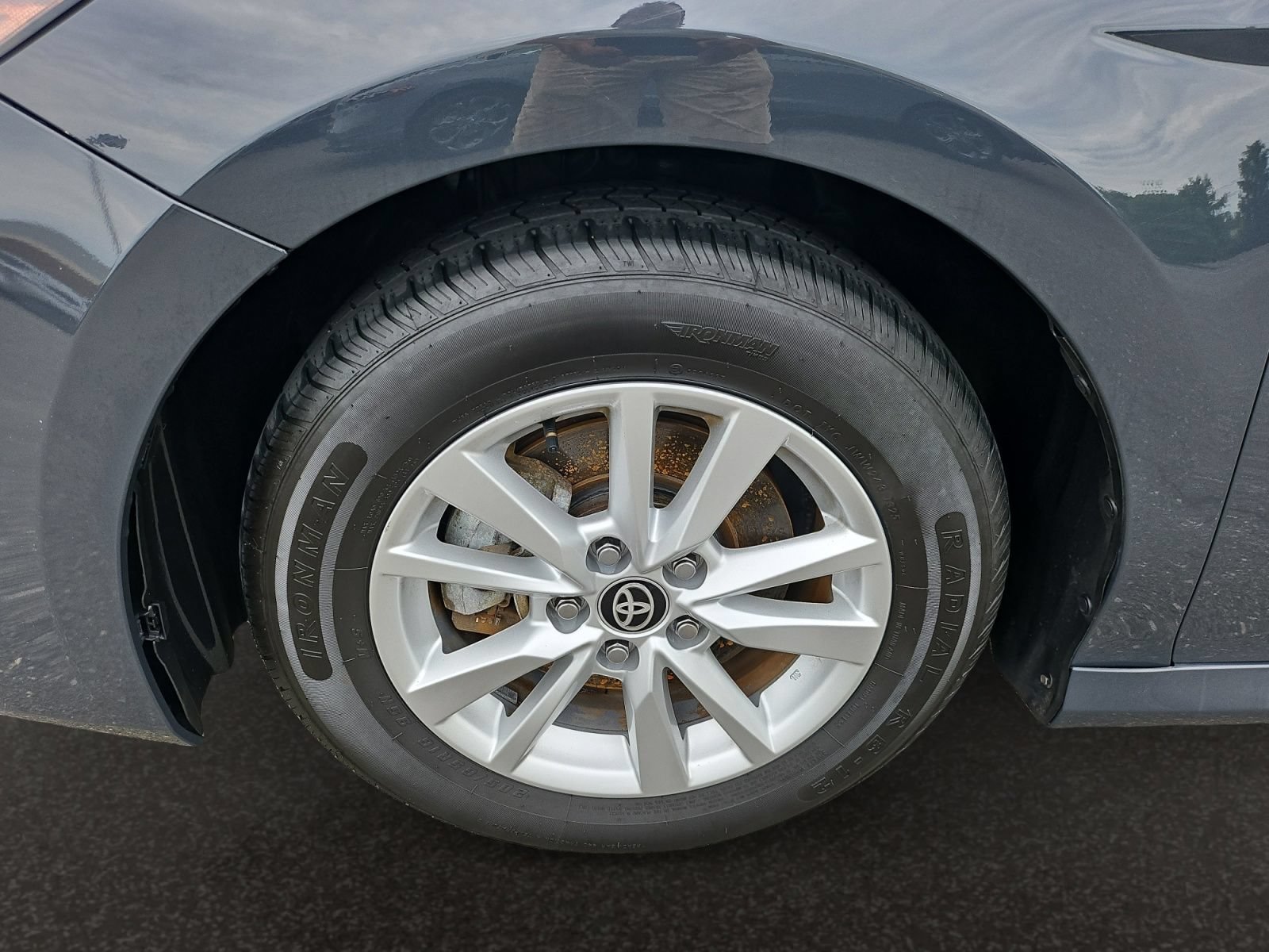 Used 2025 Toyota Camry LE FWD image 40
