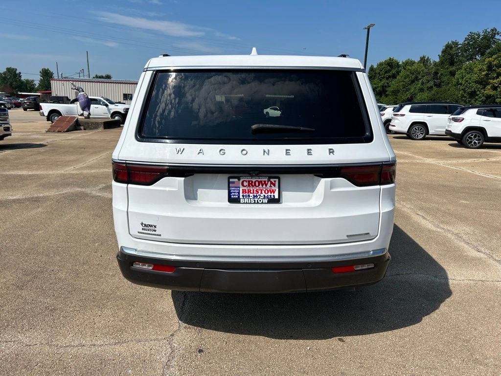 Used 2022 Jeep Wagoneer Series III AWD/4WD image 4