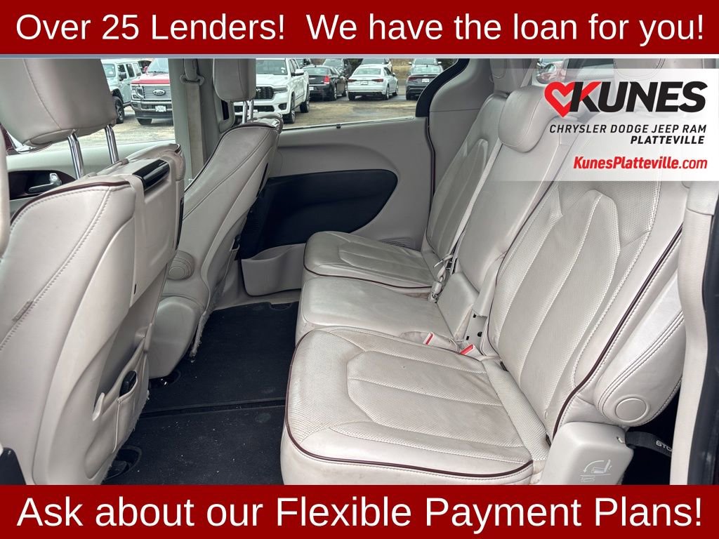 Used 2017 Chrysler Pacifica Limited w/ UConnect Theater Package FWD image 22
