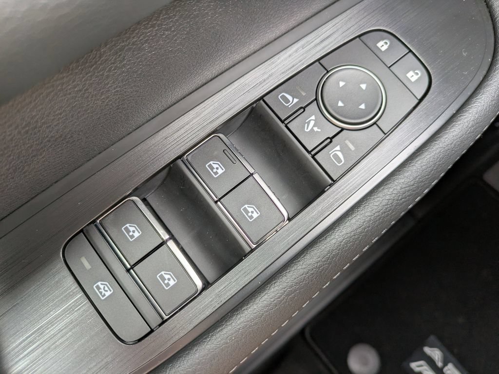New 2026 Nissan Armada PRO-4X w/ Captain's Chari Seat Package AWD/4WD image 23