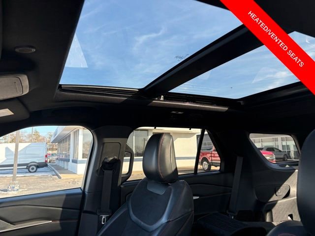 Used 2025 Ford Explorer ST image 6