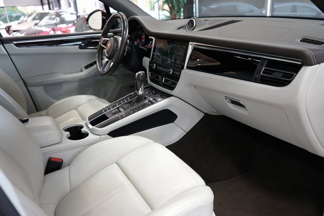 Used 2020 Porsche Macan S image 50