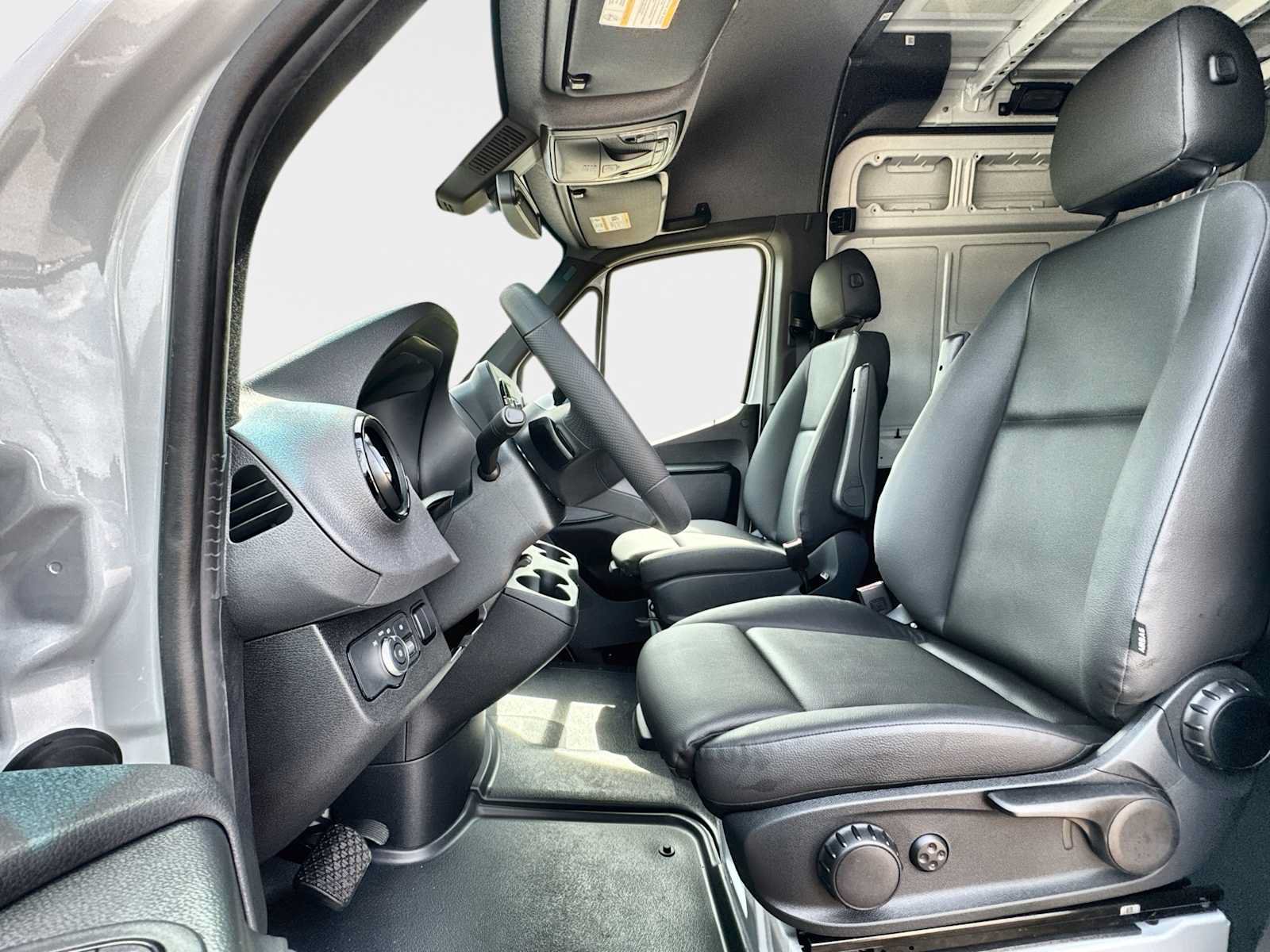 New 2026 Mercedes-Benz Sprinter 2500 image 3