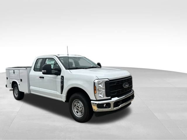 New 2025 Ford F250 XL w/ XL Chrome Package image 4