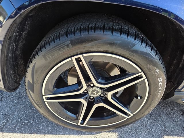 Used 2022 Mercedes-Benz GLS 450 4MATIC w/ AMG Line Exterior image 21