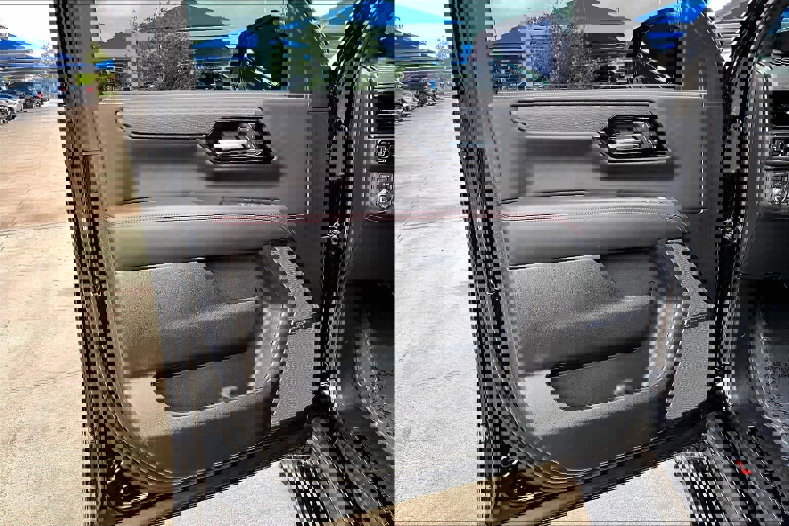 Used 2025 GMC Yukon XL AT4 Ultimate w/ LPO, Floor Liner Package image 22