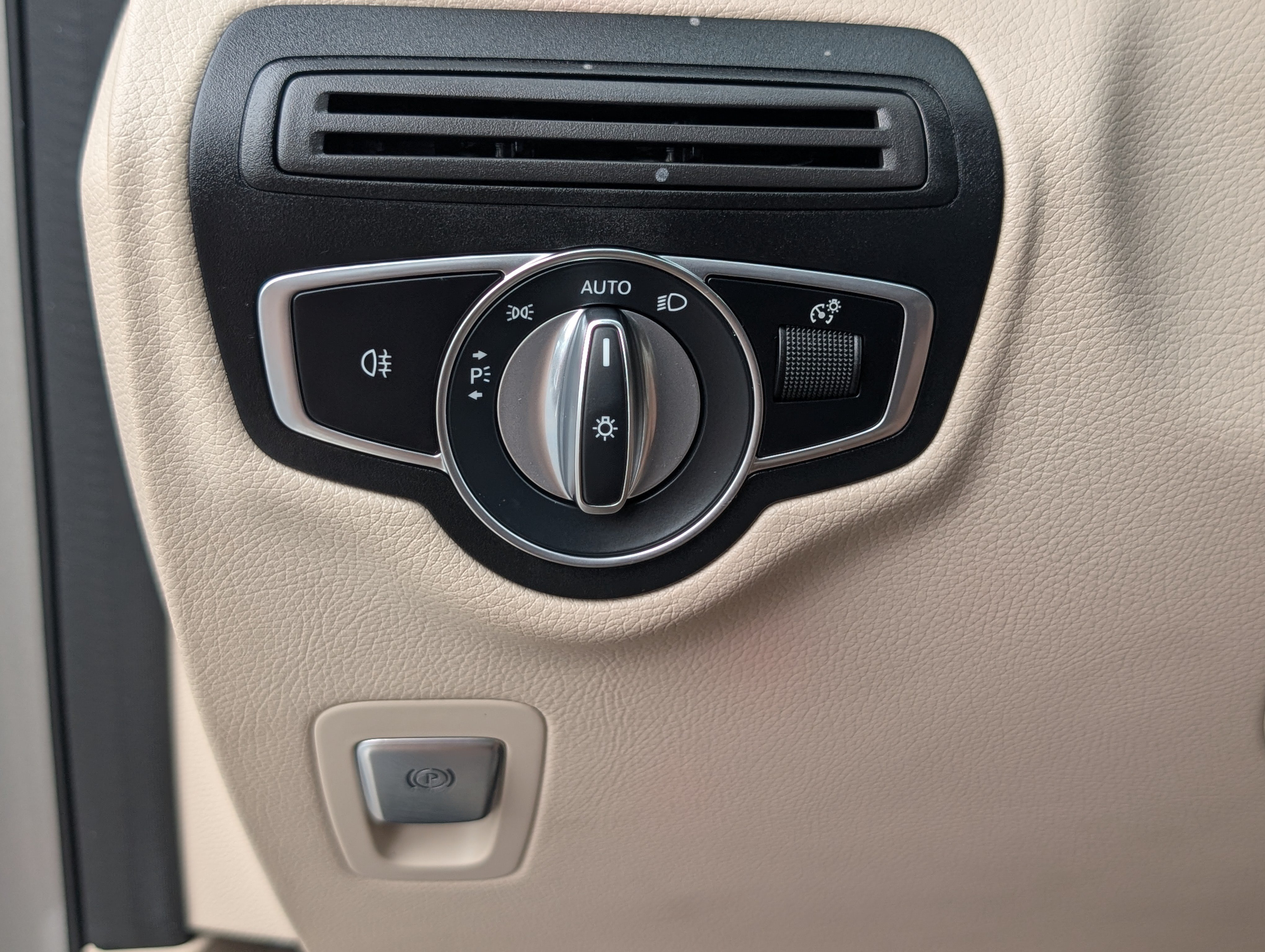 Used 2021 Mercedes-Benz GLC 300 4MATIC image 22
